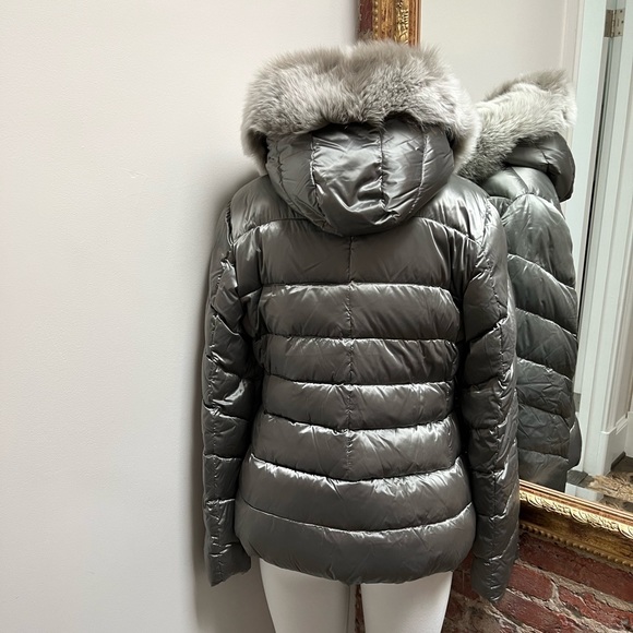 MAXIMILIAN silver fur coat - Picture 7 of 16